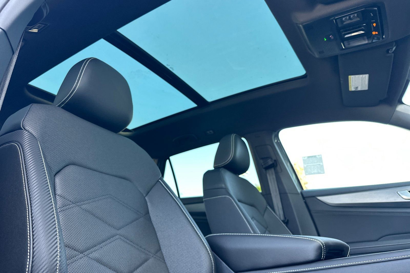 New 2026 Volkswagen Atlas Cross Sport SE image 15