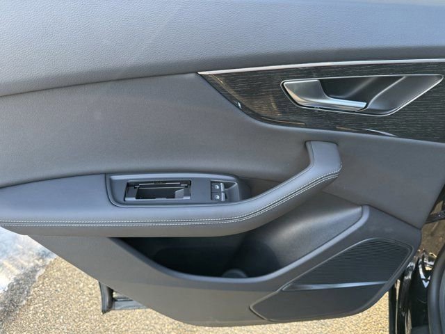 Used 2026 Audi Q8 Premium Plus image 36