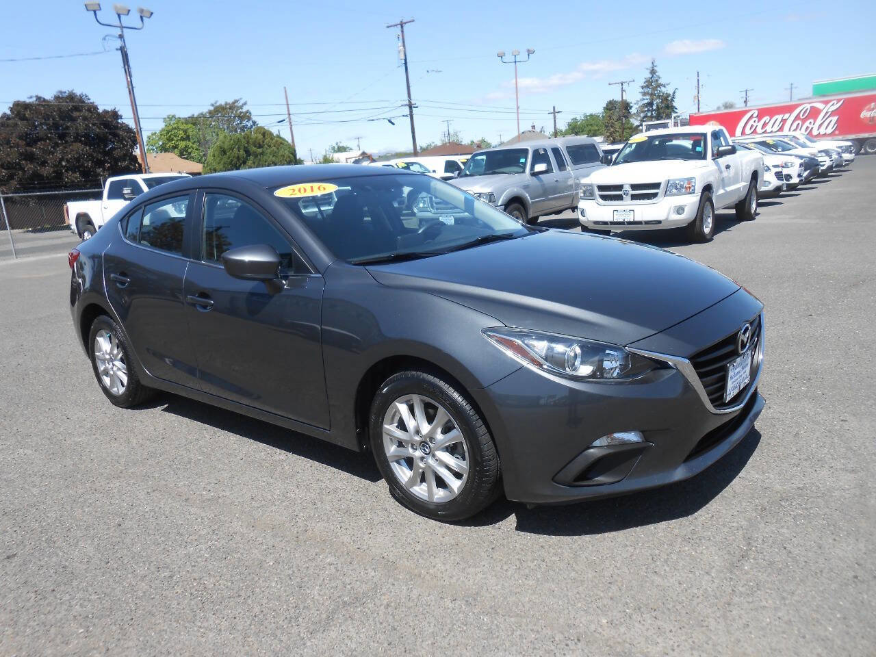Used 2016 MAZDA MAZDA3 i Sport w/ Preferred Equipment Package image 3