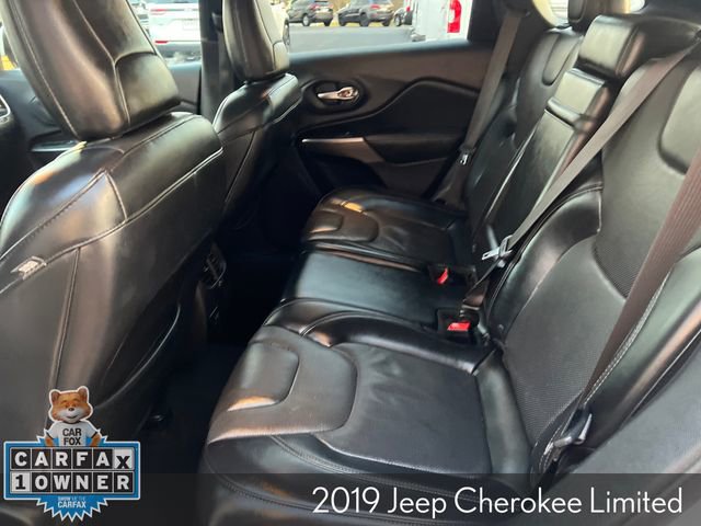 Used 2019 Jeep Cherokee Limited image 25