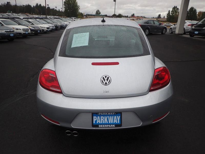 Used 2013 Volkswagen Beetle TDI FWD image 4