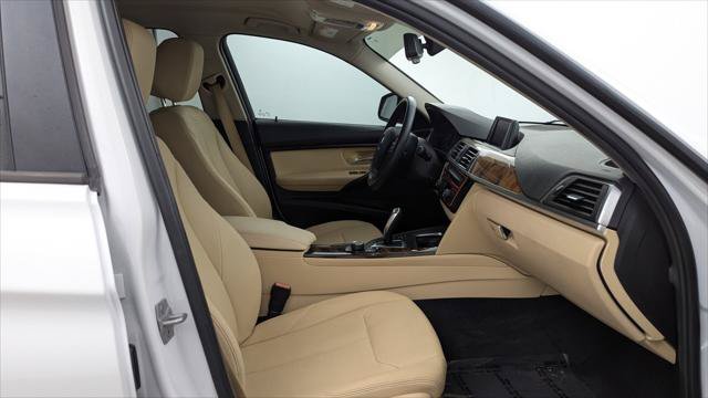 Used 2018 BMW 320i Sedan RWD image 21