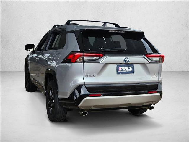 Used 2022 Toyota RAV4 SE image 7
