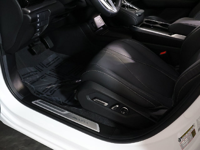 Used 2025 Acura RDX SH-AWD image 23