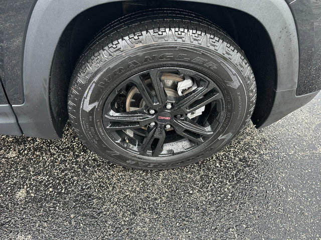 Used 2024 GMC Terrain AT4 w/ Tech Package image 29