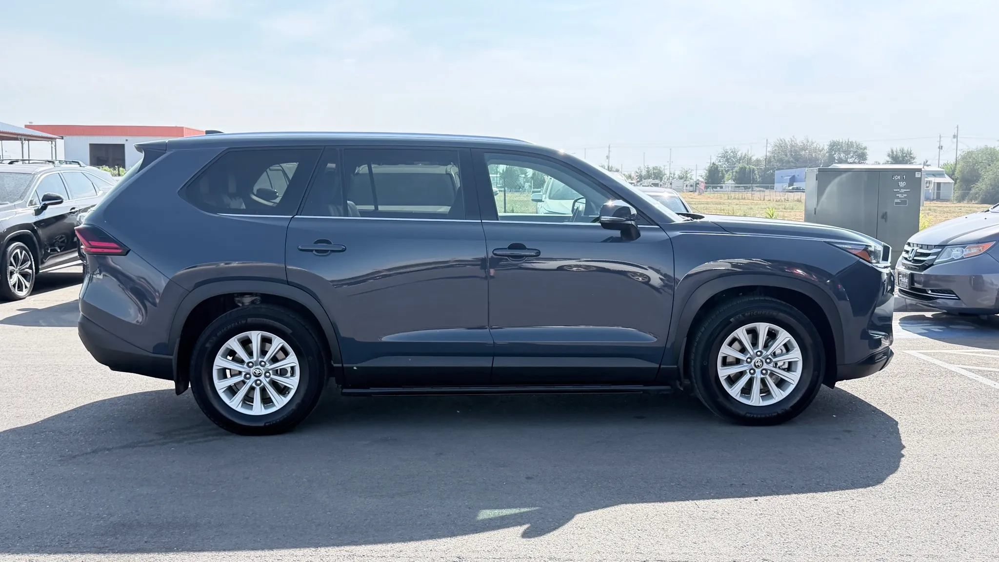 Used 2025 Toyota Grand Highlander AWD Hybrid image 10