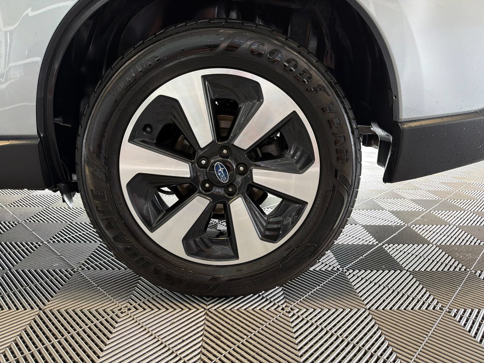 Used 2018 Subaru Forester 2.5i Premium AWD/4WD image 9