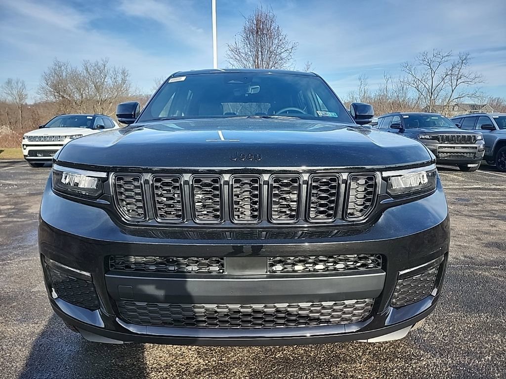 New 2025 Jeep Grand Cherokee L Limited w/ Black Appearance Package image 8