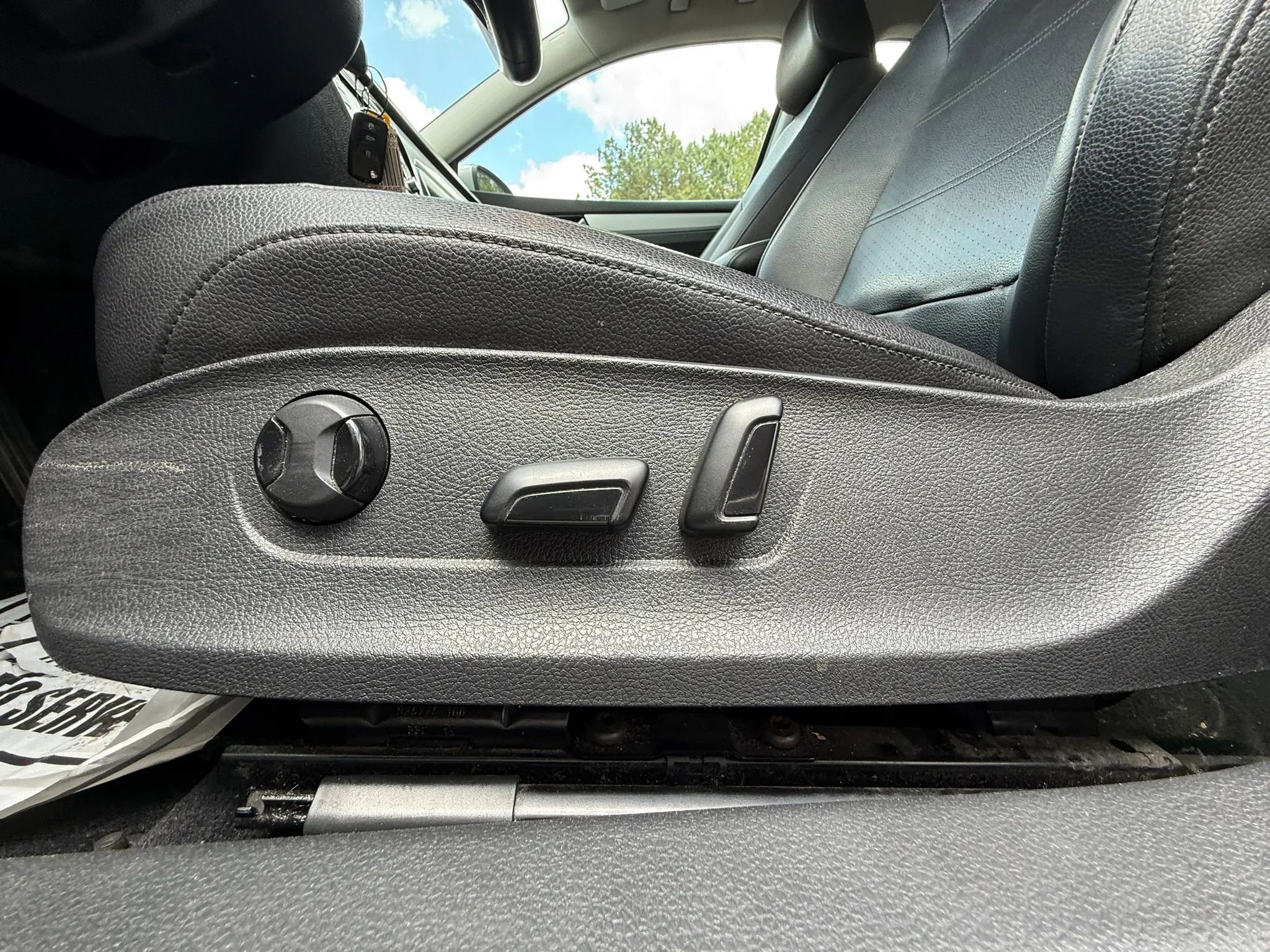 Used 2013 Volkswagen Passat 2.5 SE image 12