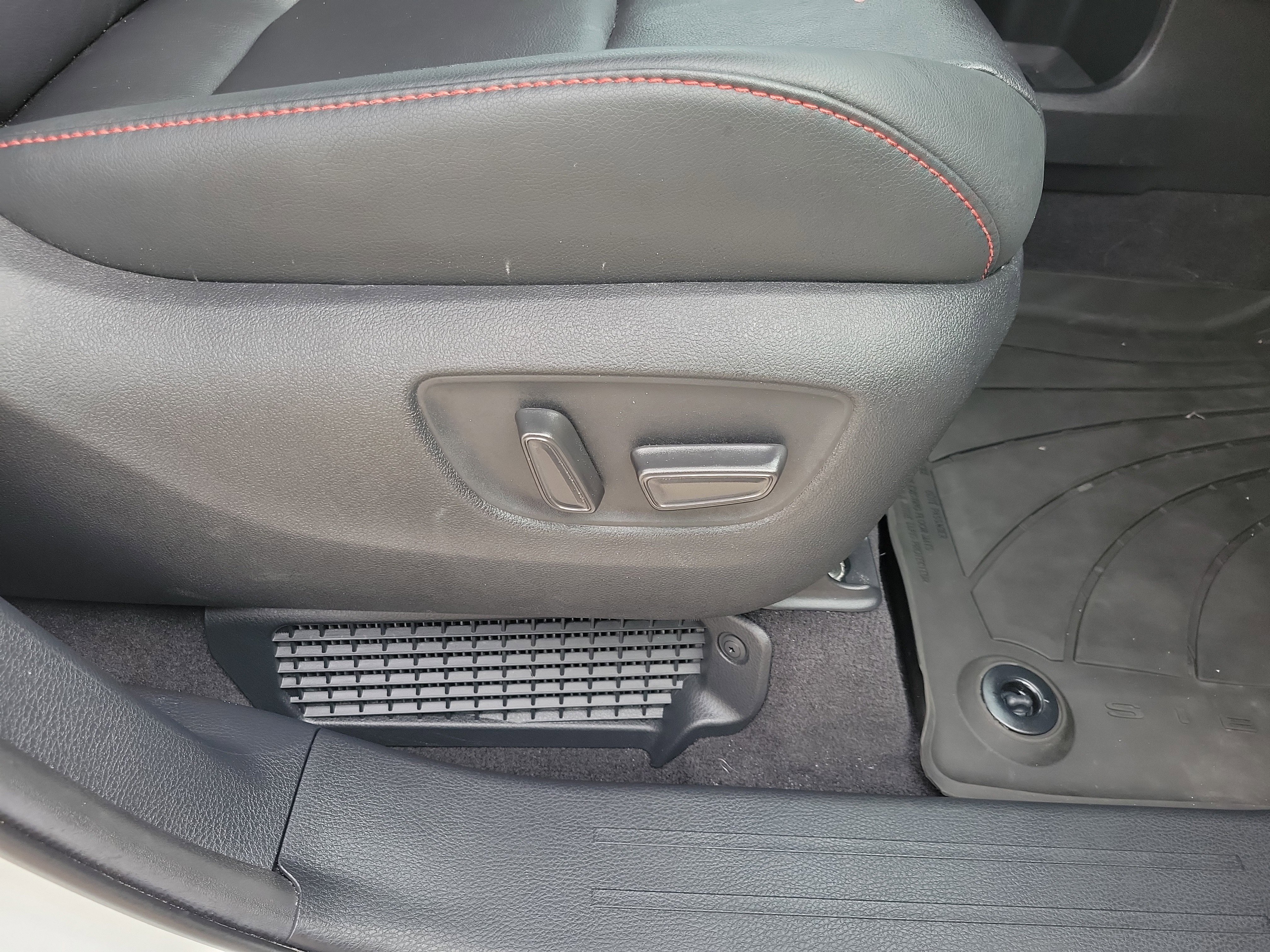 Certified 2025 Toyota Sienna XSE w/ XSE Plus Package AWD/4WD image 29