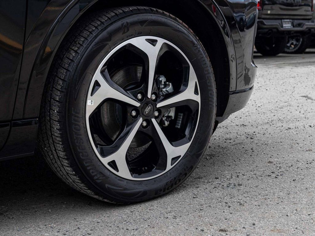 Used 2025 Ford Escape ST-Line Elite w/ Premium Technology Package image 10