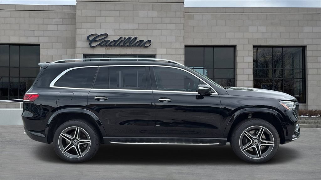 Used 2023 Mercedes-Benz GLS 450 4MATIC image 2