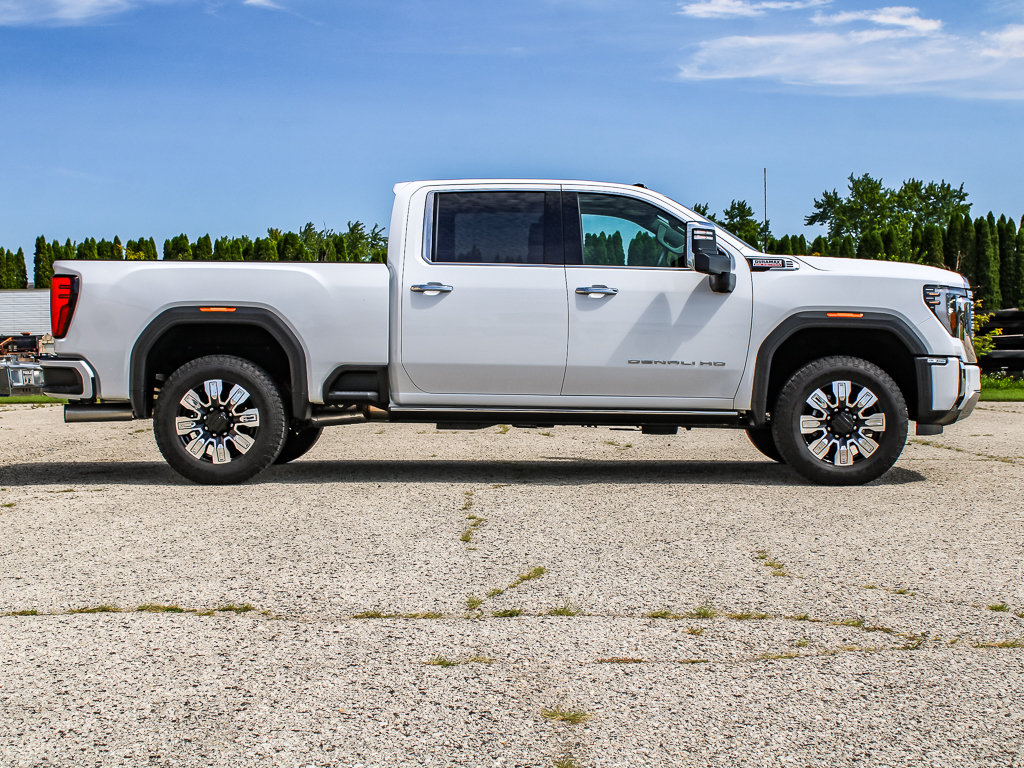 Used 2025 GMC Sierra 2500 Denali w/ Denali Reserve Package AWD/4WD image 2