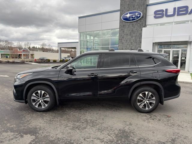 Used 2021 Toyota Highlander XLE image 9