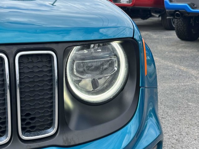 Certified 2021 Jeep Renegade Latitude w/ Luxury Group I FWD image 9