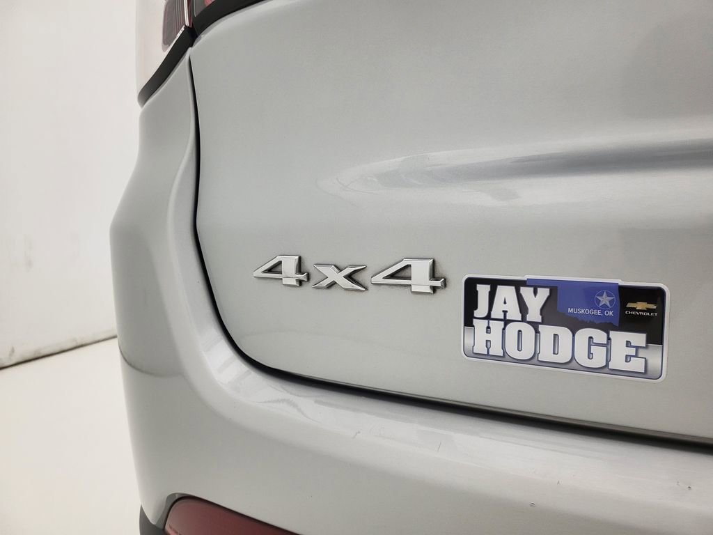 Used 2025 Jeep Compass Limited image 27