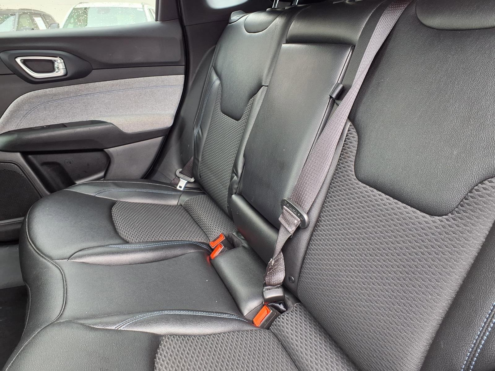 Used 2024 Jeep Compass Latitude image 6