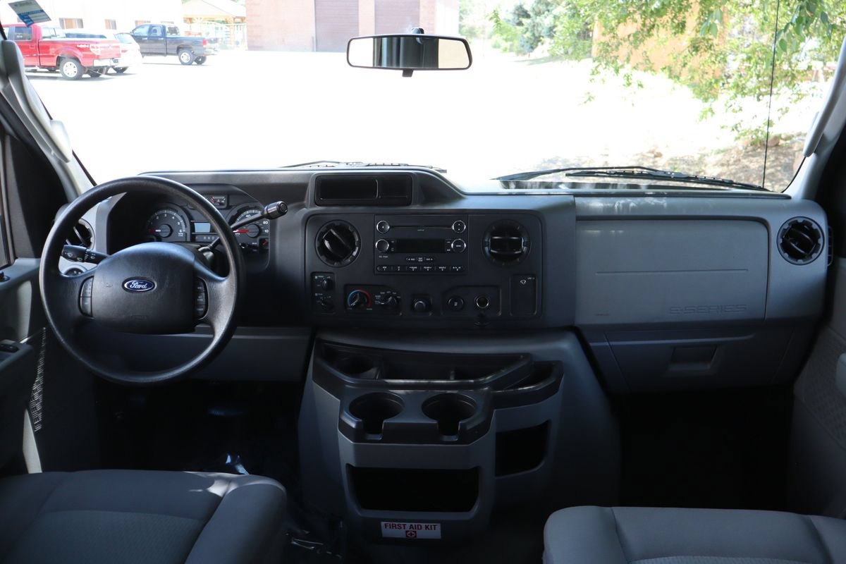 Used 2012 Ford E-350 and Econoline 350 XLT RWD image 16