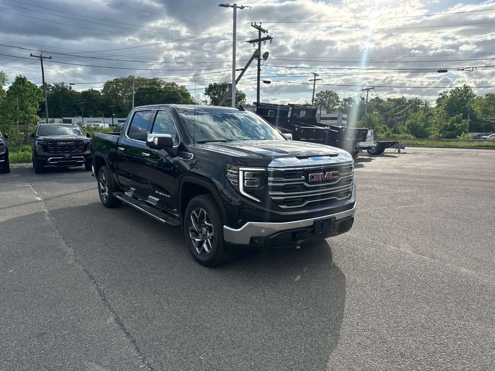 New 2026 GMC Sierra 1500 SLT w/ SLT Premium Plus Package AWD/4WD image 7