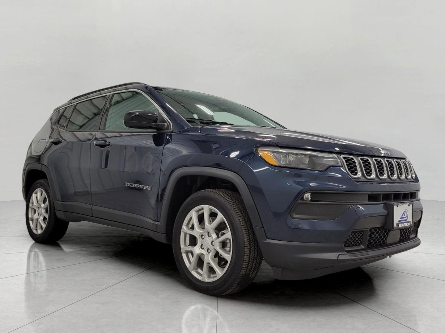 Used 2024 Jeep Compass Latitude w/ Sun and Sound Group