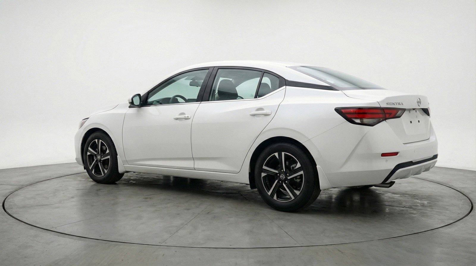 Used 2025 Nissan Sentra SV image 6