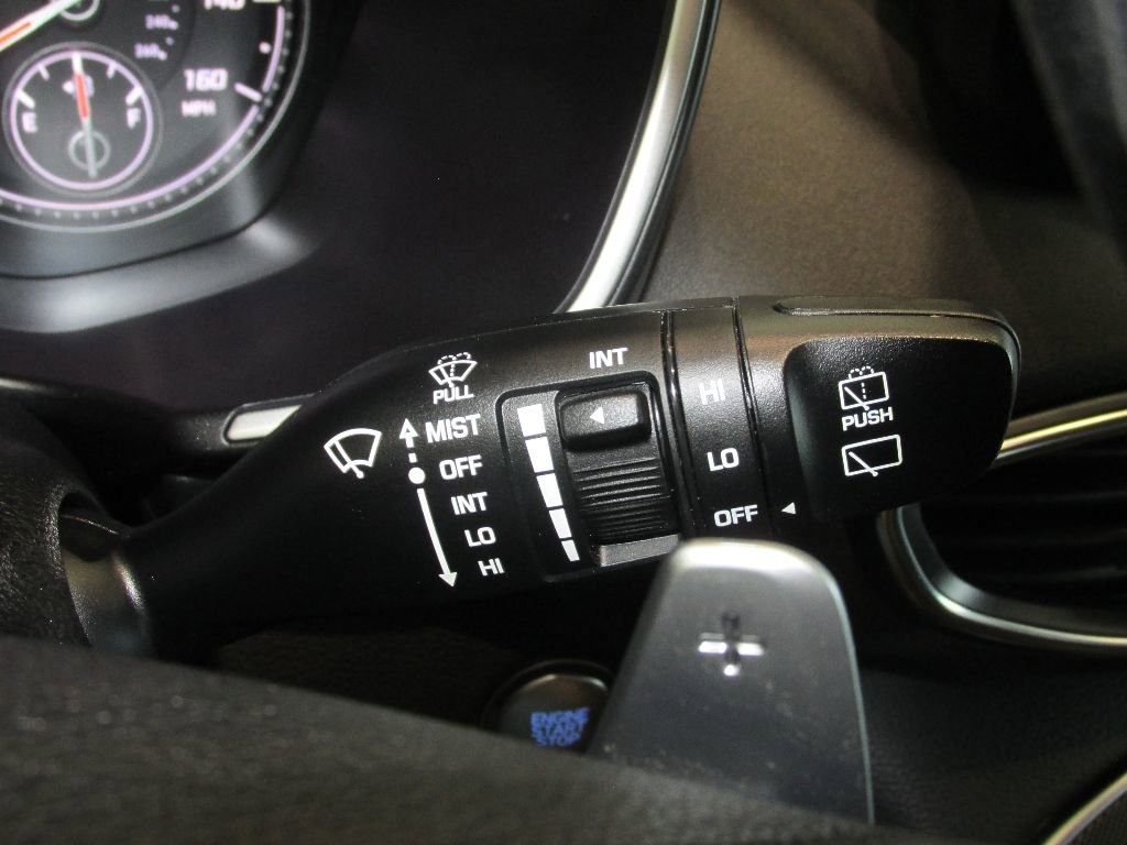 Used 2022 Hyundai Santa Fe SEL w/ Cargo Package image 18