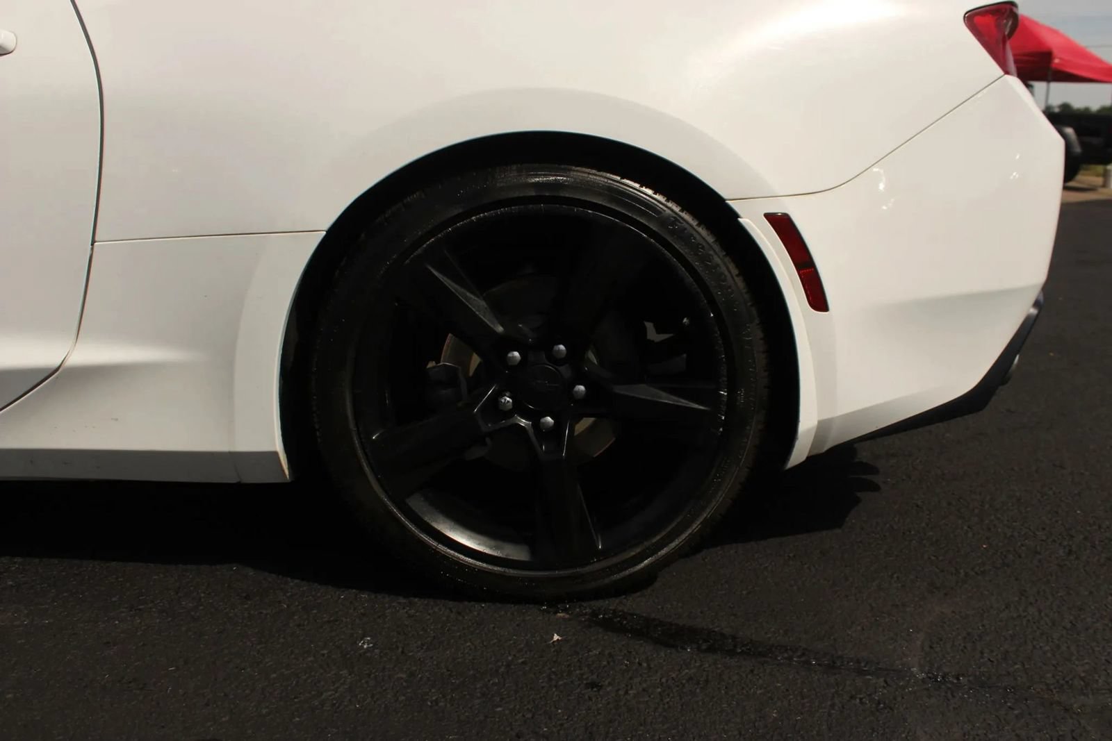 Used 2017 Chevrolet Camaro LT RWD image 4