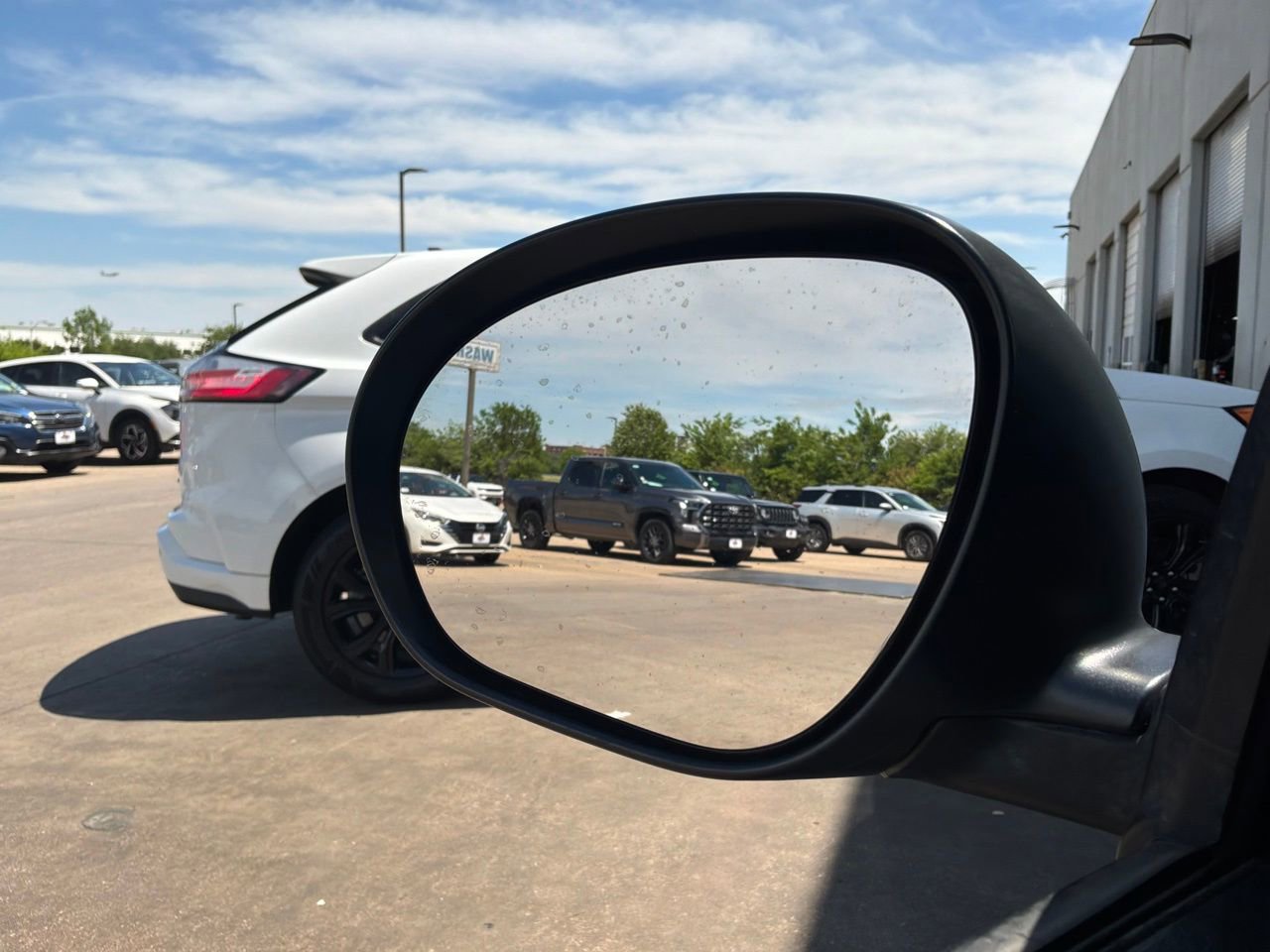 Used 2014 Nissan Juke SV image 18