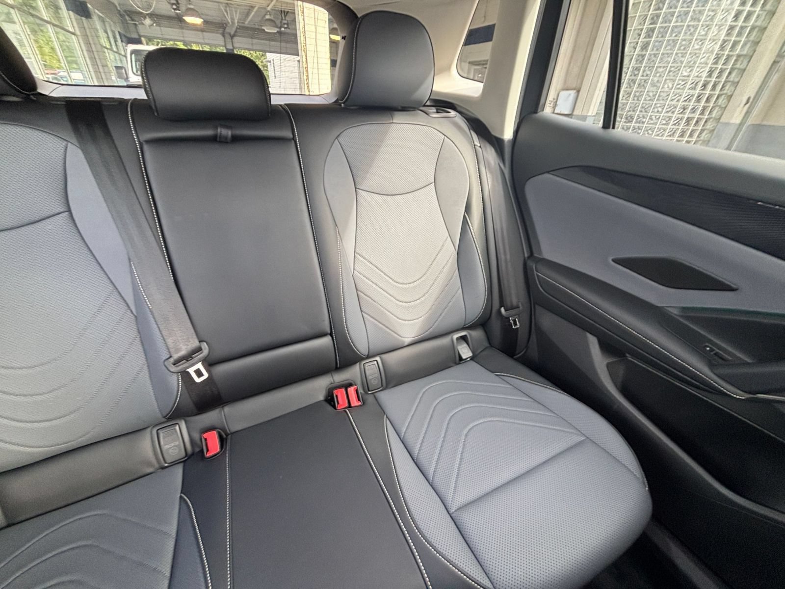 Used 2026 Volkswagen Tiguan SE AWD/4WD image 38