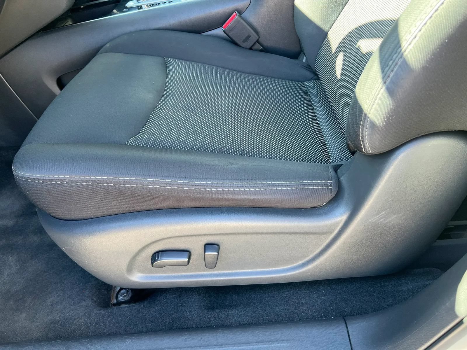 Used 2019 Nissan Pathfinder SV FWD image 24