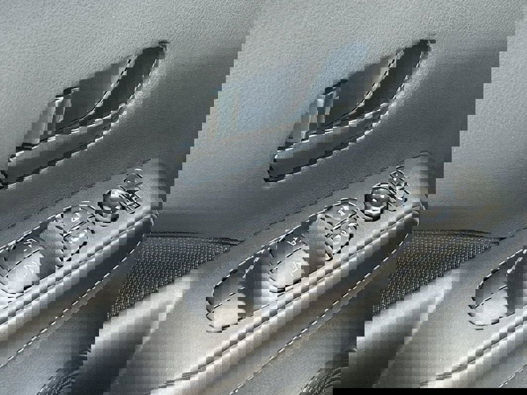 New 2025 Nissan Kicks Play S image 18