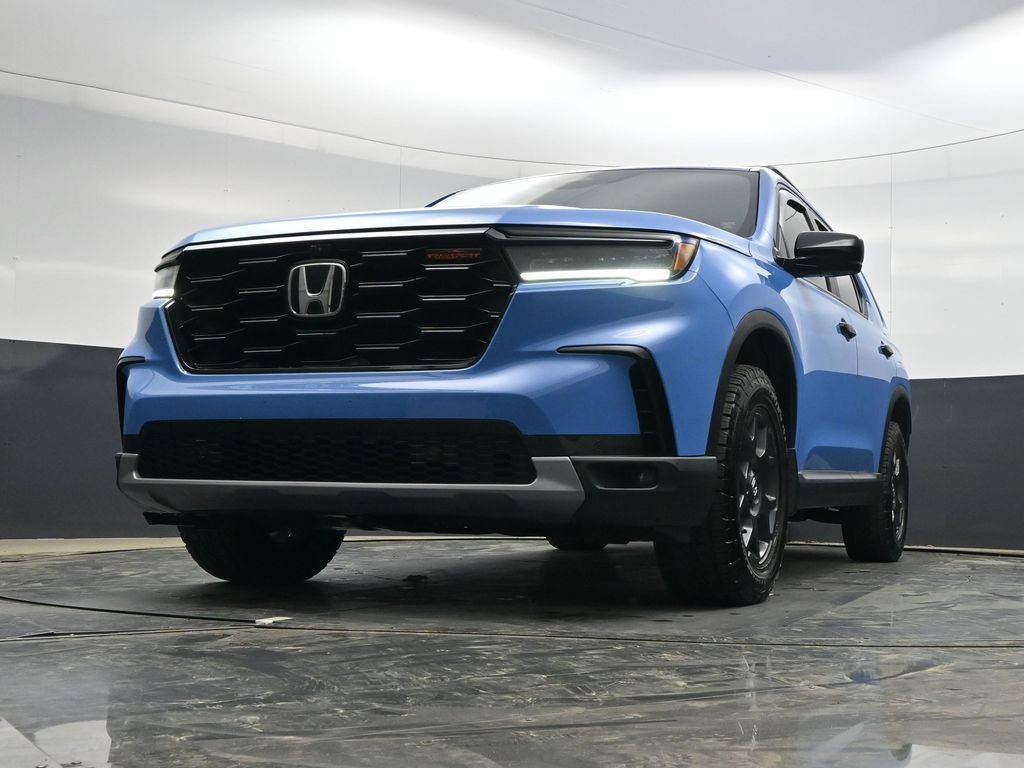 Used 2025 Honda Pilot TrailSport image 28