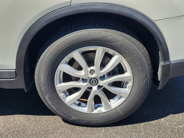 Used 2018 Nissan Rogue SV w/ Premium Package FWD image 7