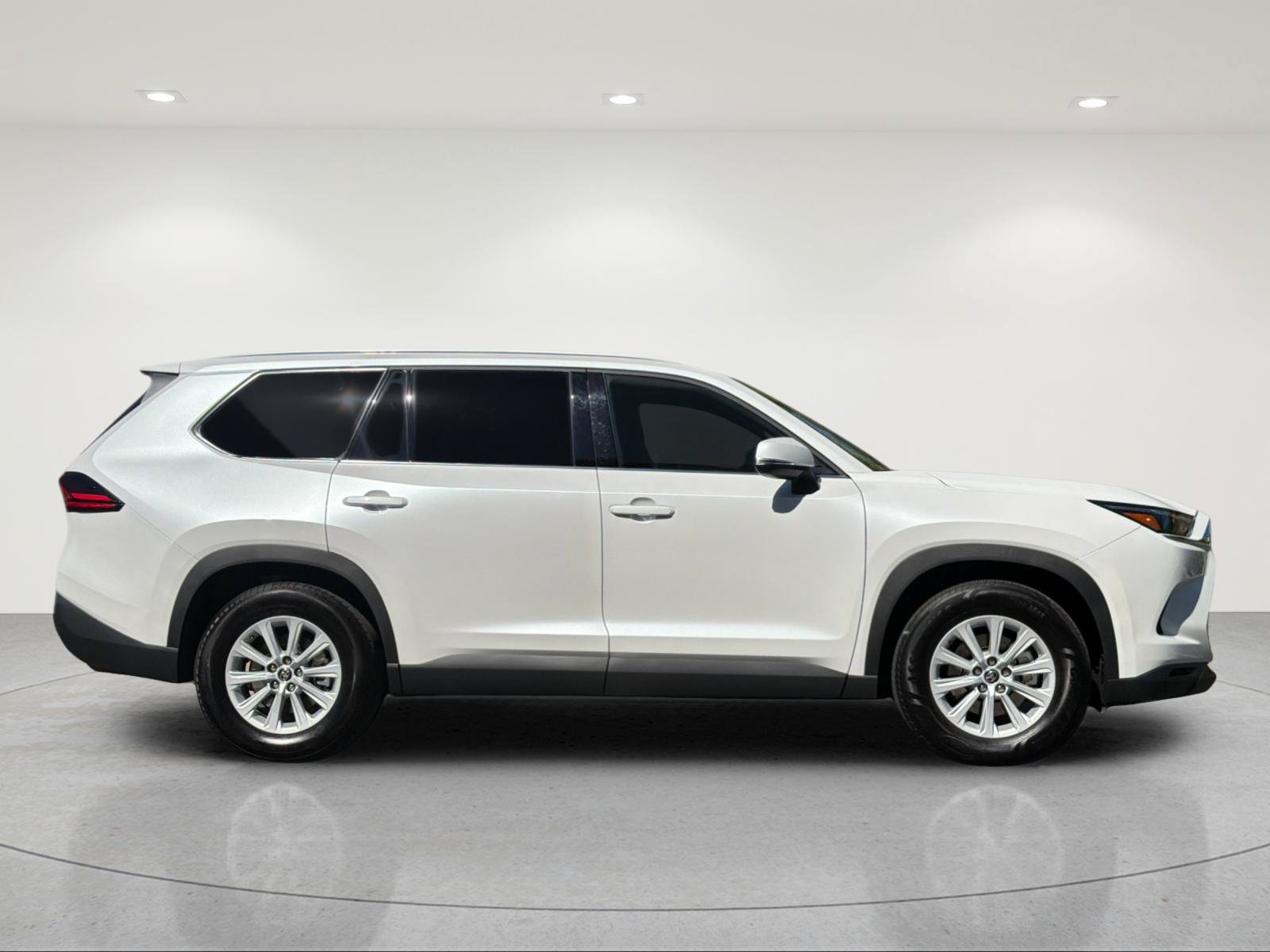 Used 2026 Toyota Grand Highlander FWD image 6