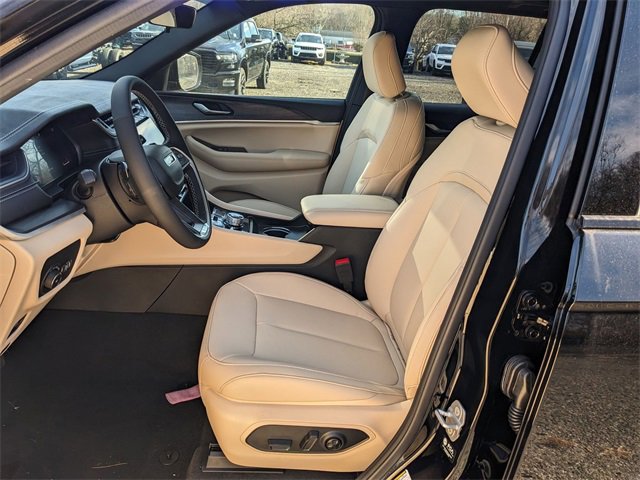 New 2025 Jeep Grand Cherokee Limited image 7