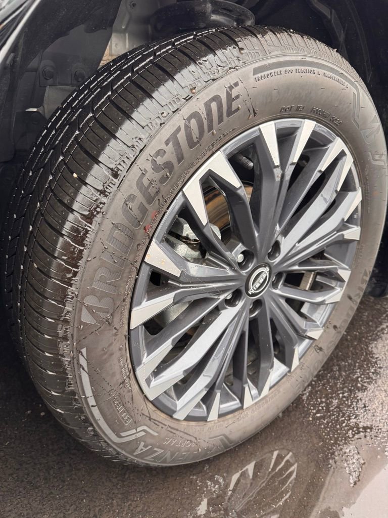 Used 2026 Nissan Rogue Platinum w/ Platinum Premium Package image 32