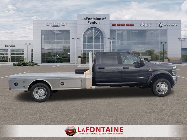 New 2026 RAM 5500 4x4 Crew Cab image 8