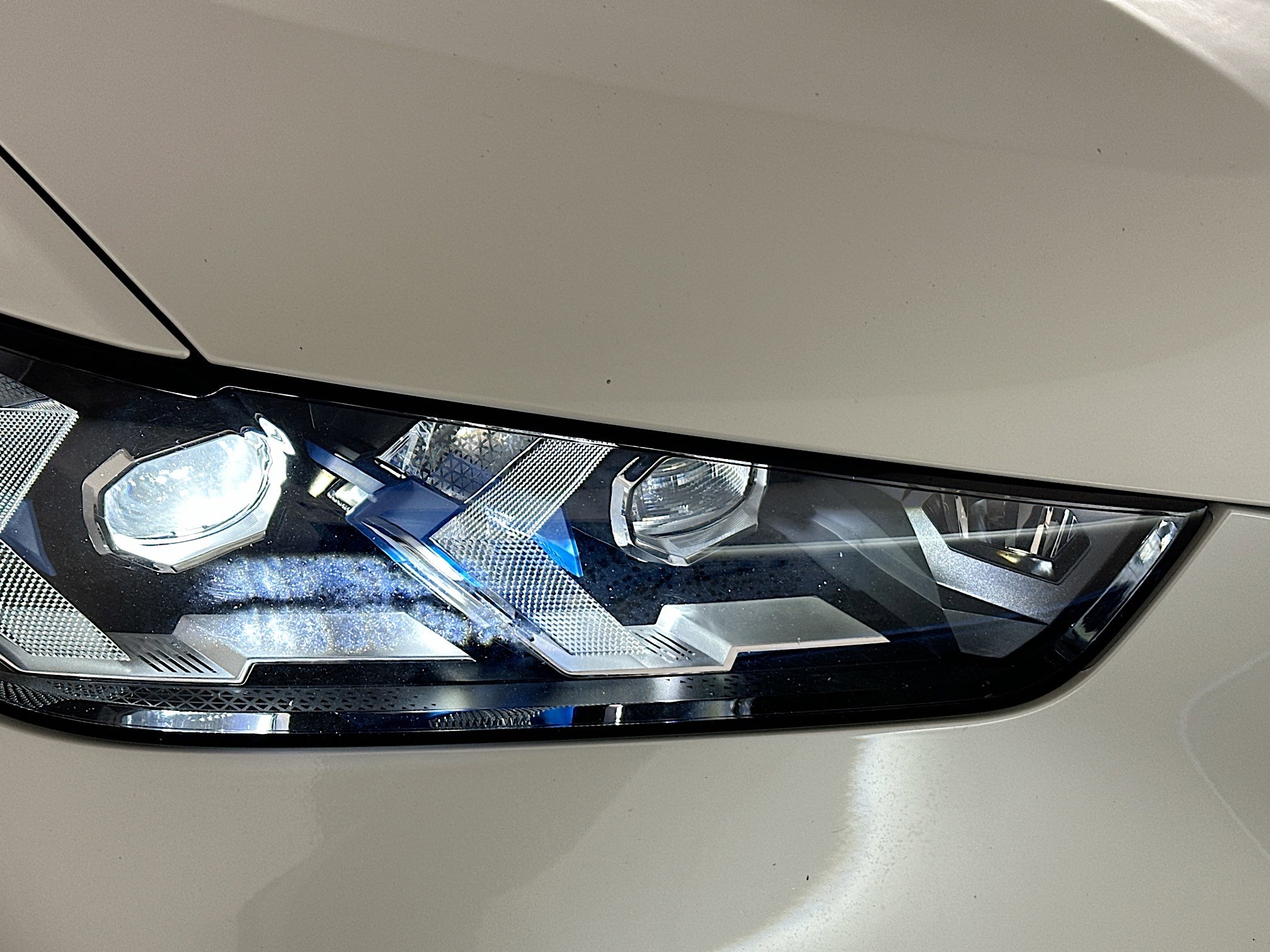 Used 2024 BMW X5 sDrive40i image 9