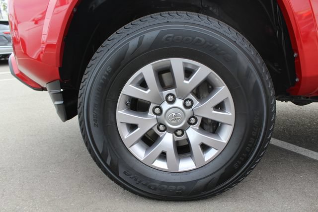 Used 2016 Toyota Tacoma SR5 w/ SR5 Appearance Package (SN) RWD image 10