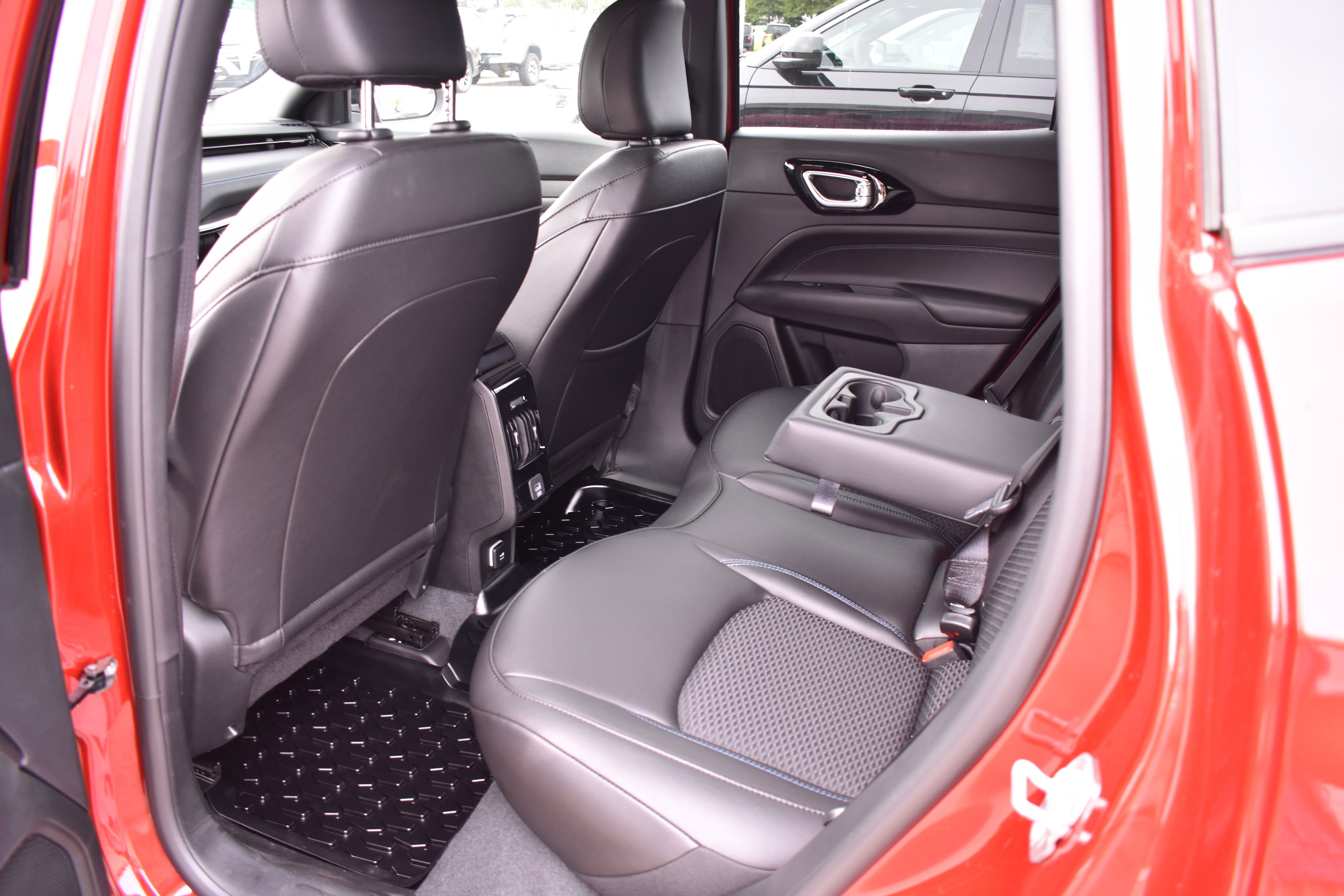 New 2025 Jeep Compass Latitude w/ Altitude Special Edition image 30