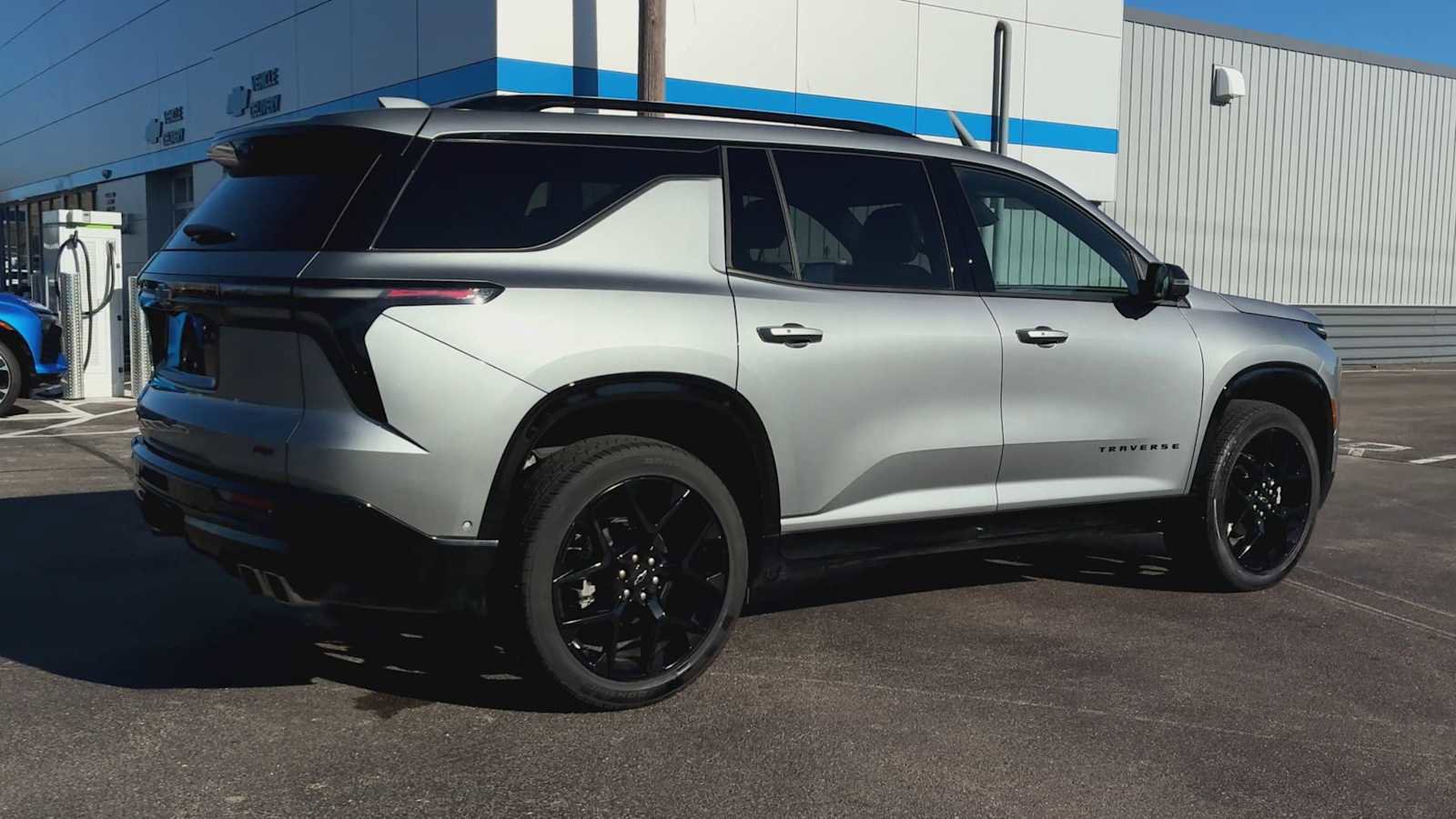 Certified 2025 Chevrolet Traverse RS image 2