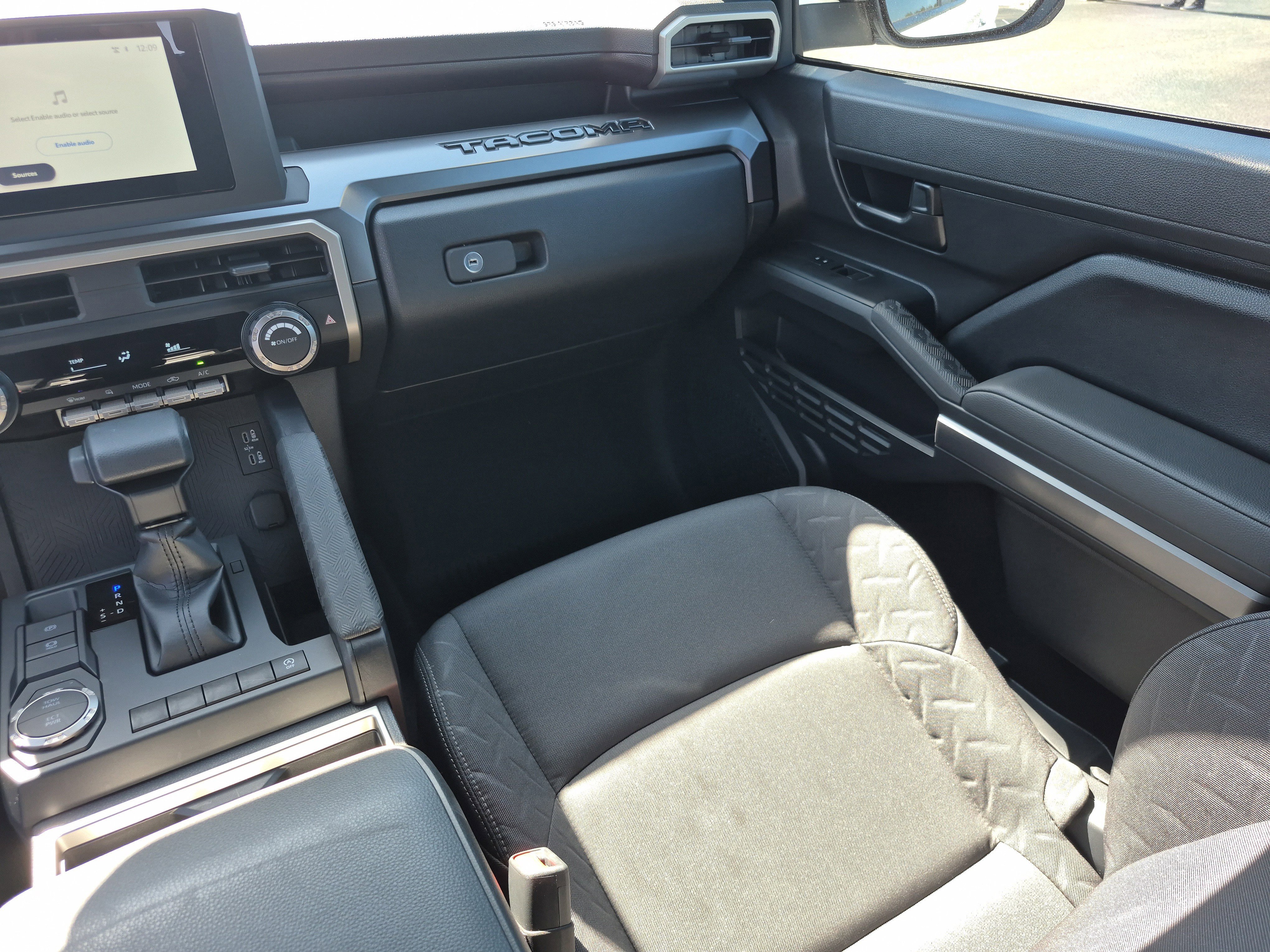 Used 2025 Toyota Tacoma SR5 image 21