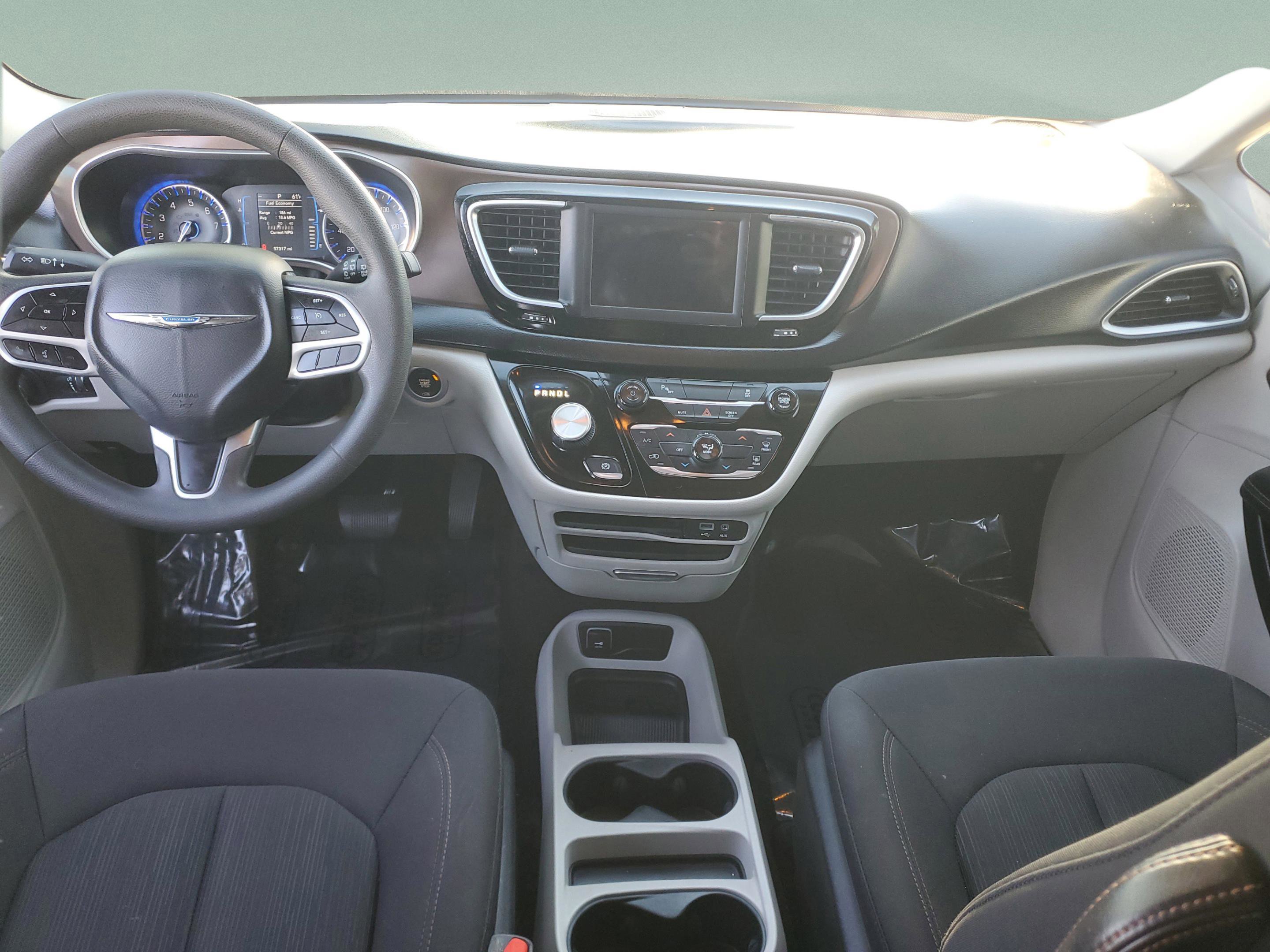 Used 2022 Volkswagen Atlas Cross Sport SE image 10