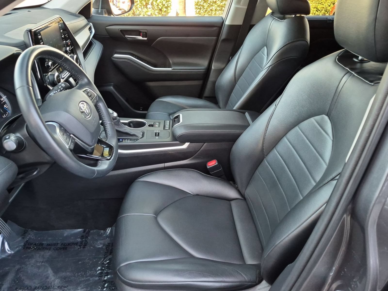 Used 2021 Toyota Highlander XLE FWD image 21