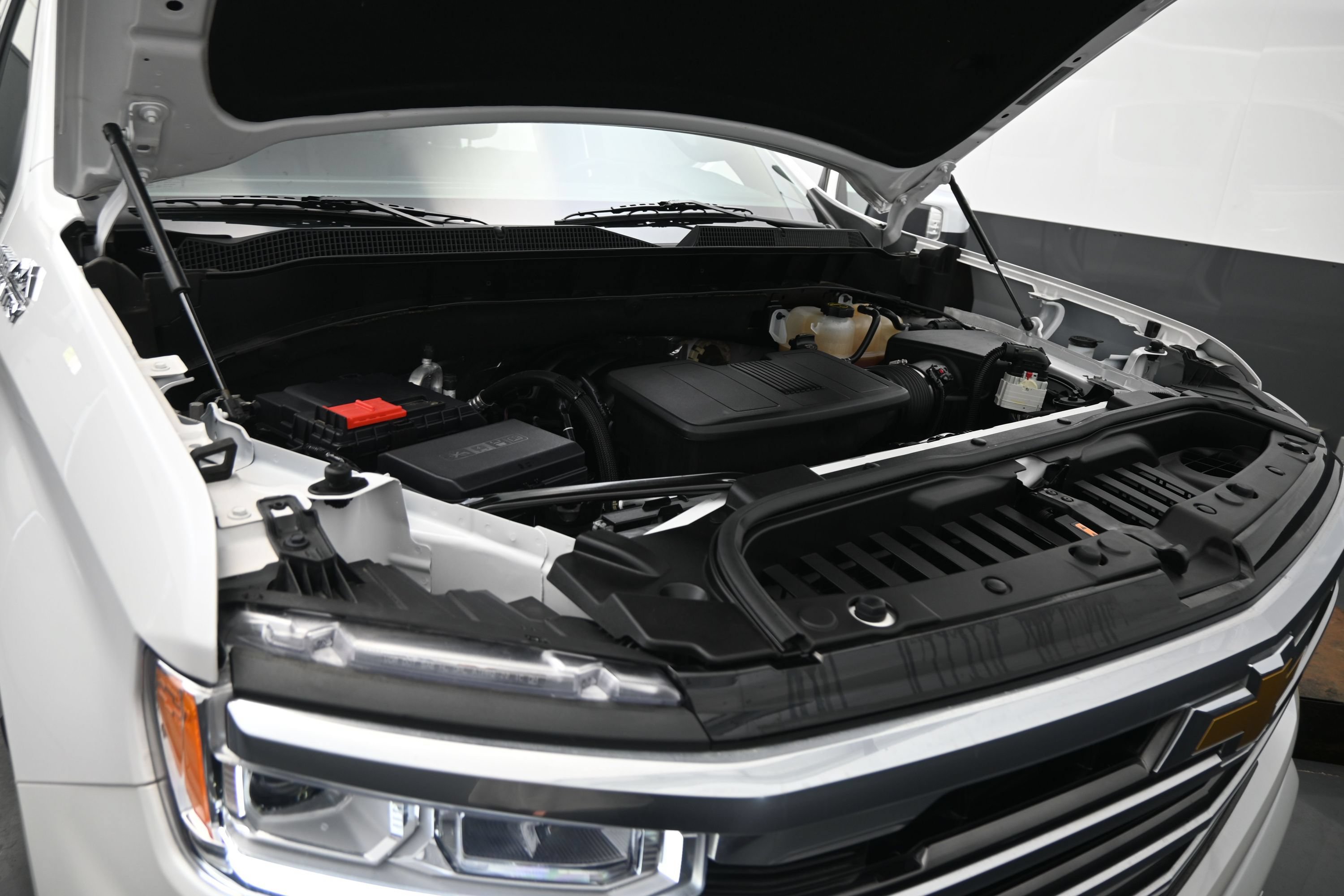 Used 2024 Chevrolet Silverado 1500 High Country w/ Z71 Off-Road Package AWD/4WD image 26