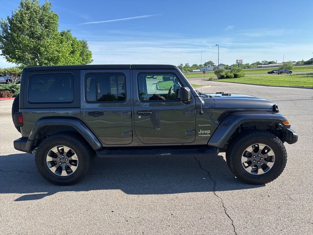 Used 2018 Jeep Wrangler Unlimited Sahara w/ Cold Weather Group AWD/4WD image 4
