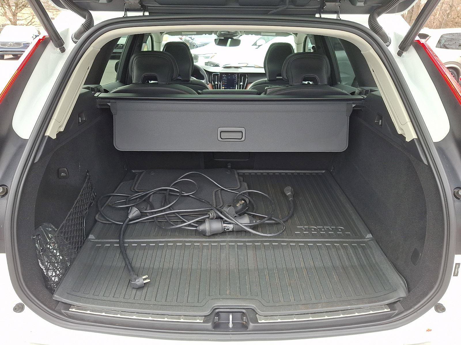 Certified 2023 Volvo XC60 T8 Ultimate image 28