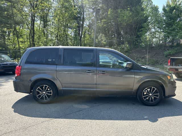 Used 2017 Dodge Grand Caravan SE FWD image 3