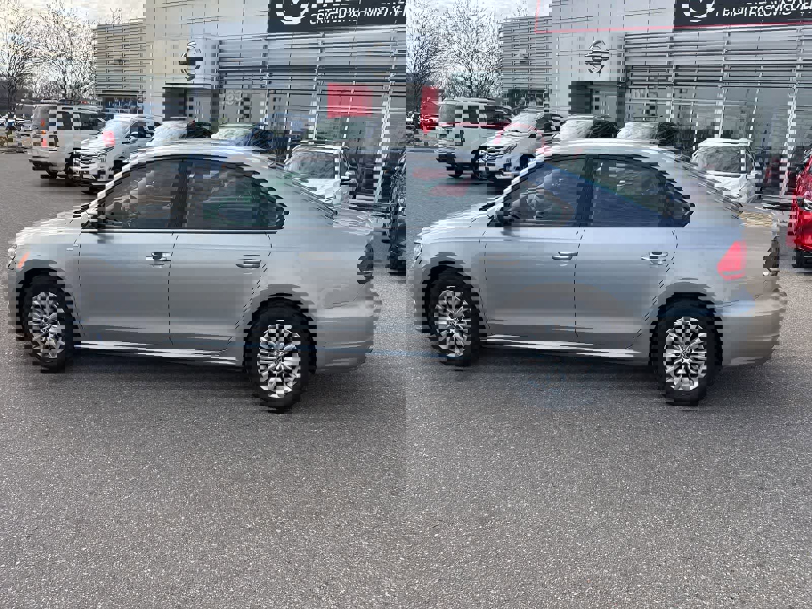 Used 2013 Volkswagen Passat Wolfsburg Edition image 8