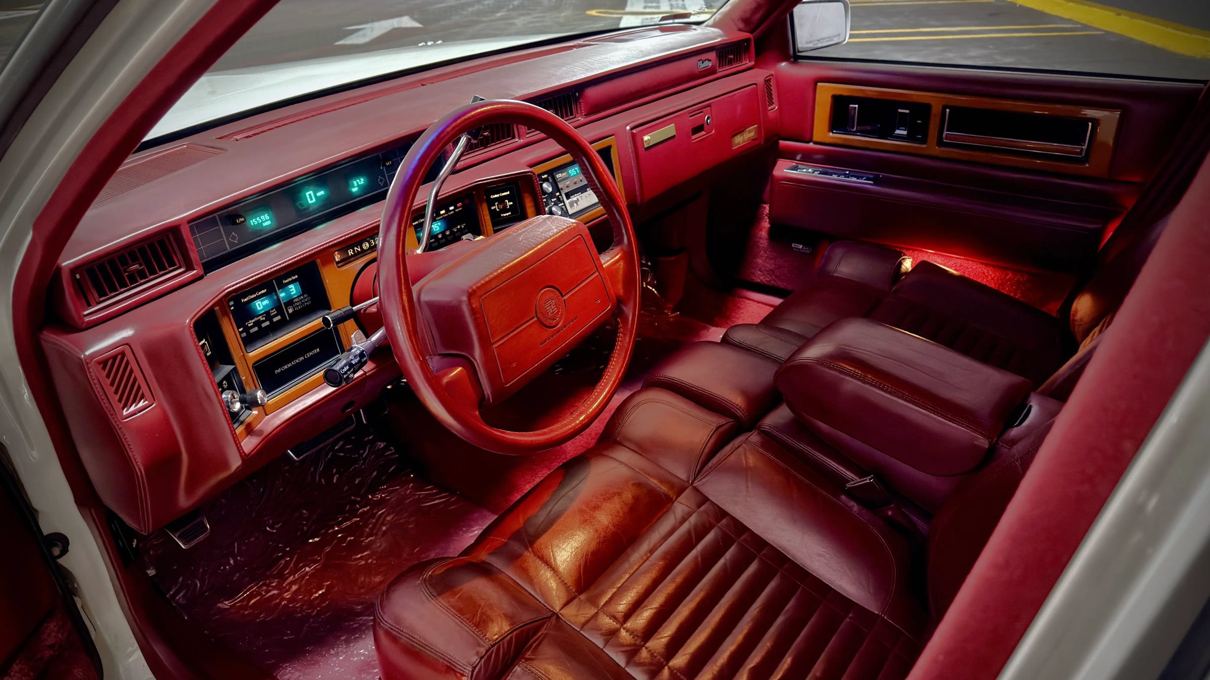 Used 1990 Cadillac Fleetwood 60 Special FWD image 17